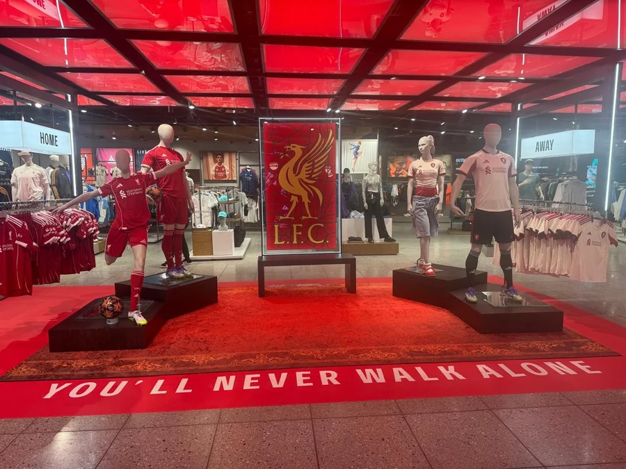 Adidas x Liverpool FC — Smart Art installation
